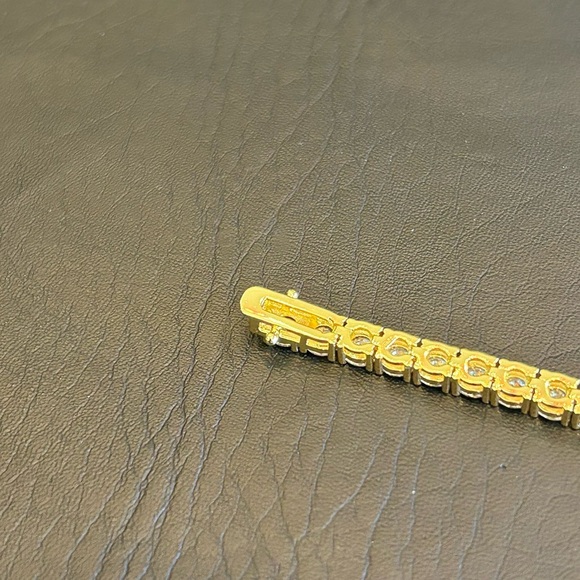 Brand New 5mm 8 Inch Gold Tennis Bracelet | VVS1 Moissanite - Picture 7 of 8